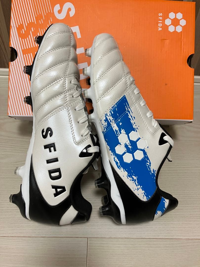 【未使用品】27.5センチ　サッカースパイク