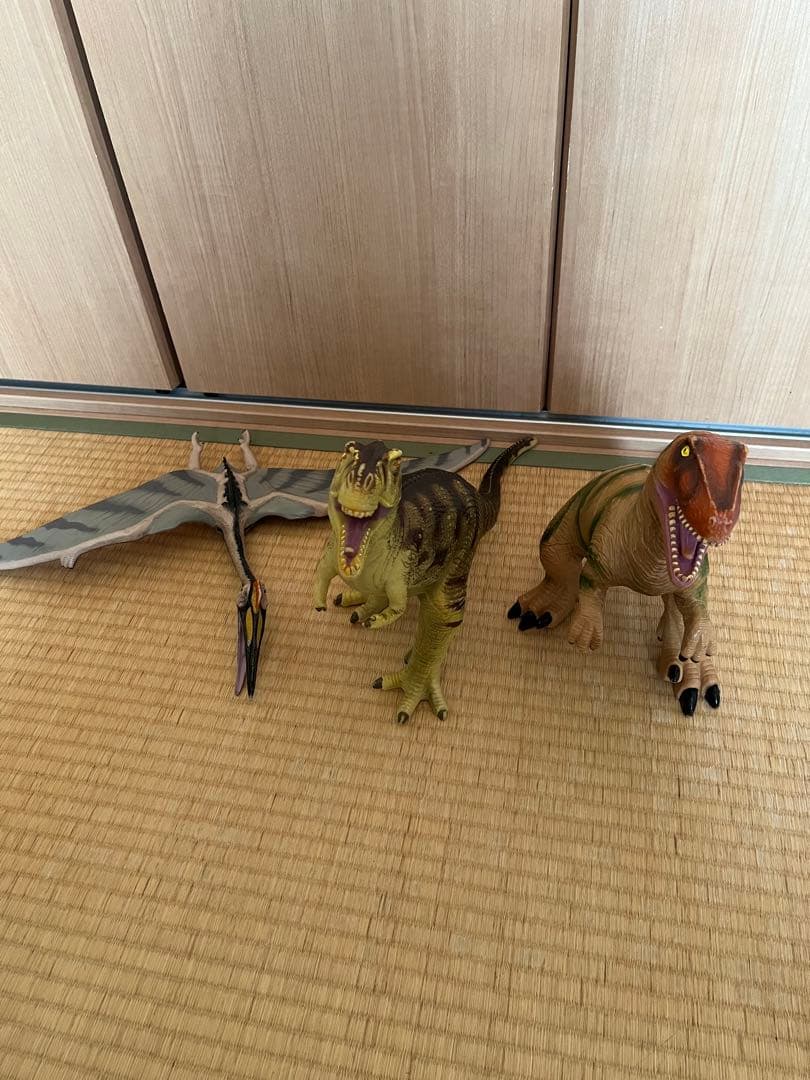 恐竜フィギュア3体セット　ビニールモデル
