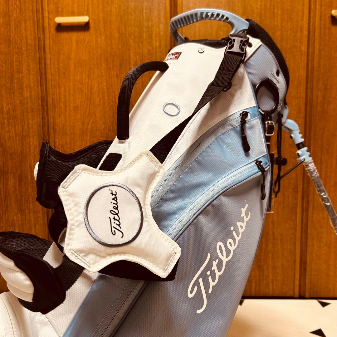 Titleist Players4 軽量キャディバッグ スタンド式 キャップ付き