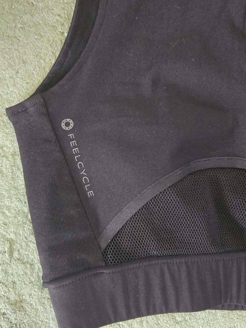 【美品】FEELCYCLE★バックジップブラトップ★BLACK★サイズM
