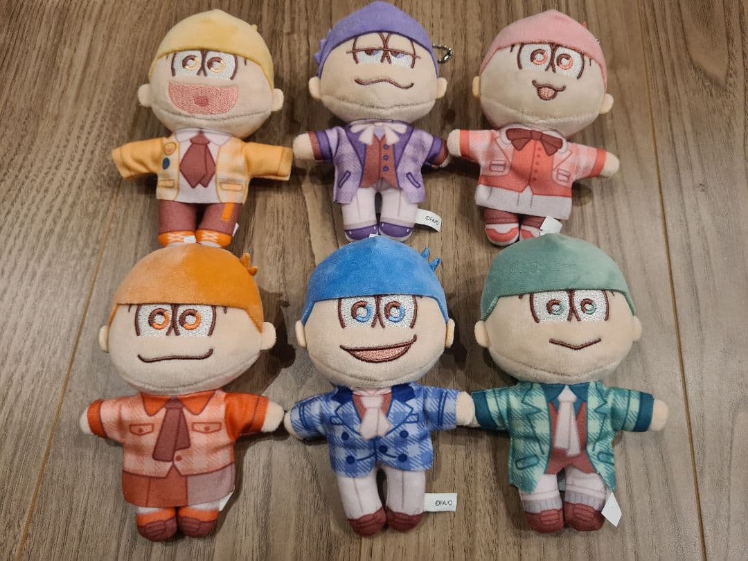 おそ松さん10周年 ぬいぐるみキーホルダー/トートバッグ/キーホルダー/缶バッジ