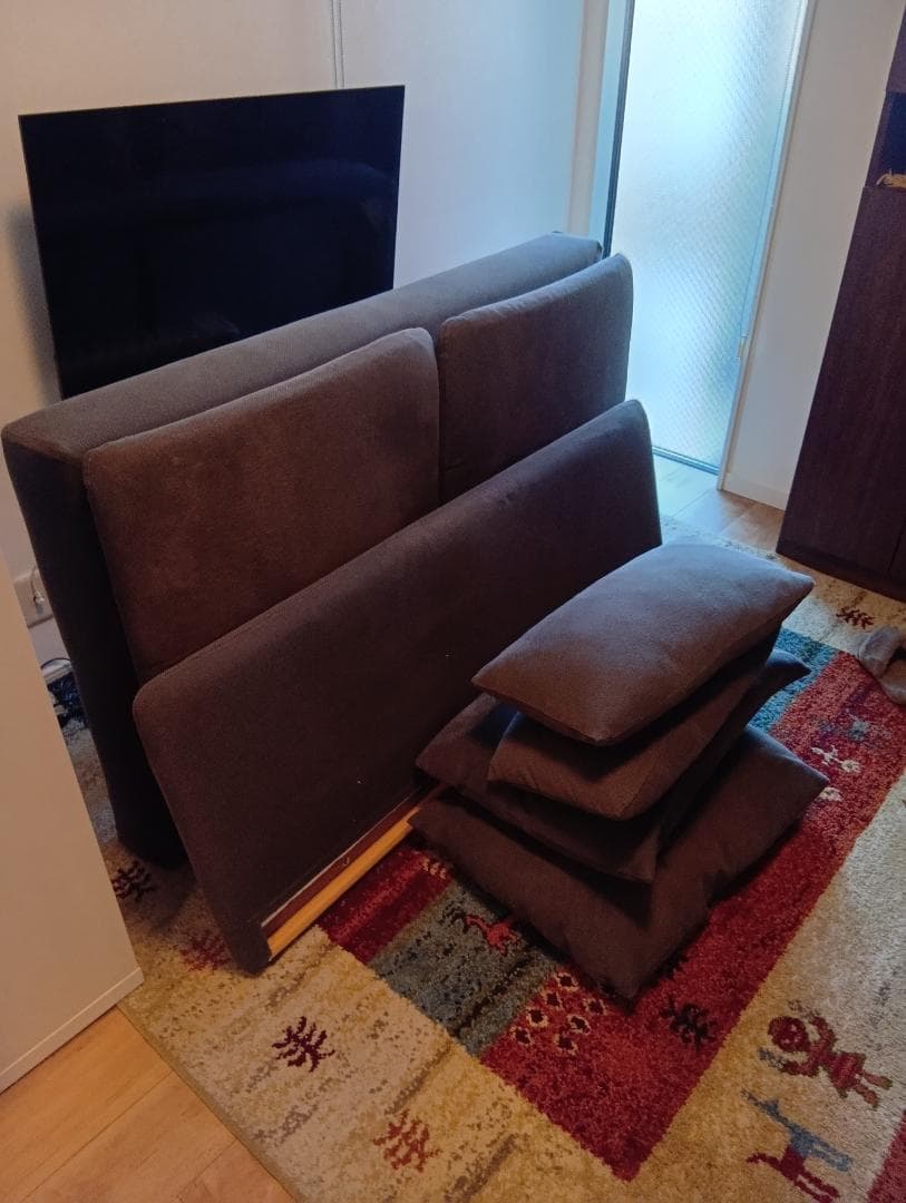 【引取限定】SÖDERHAMN グレー 2人掛けソファ モダンデザインです。