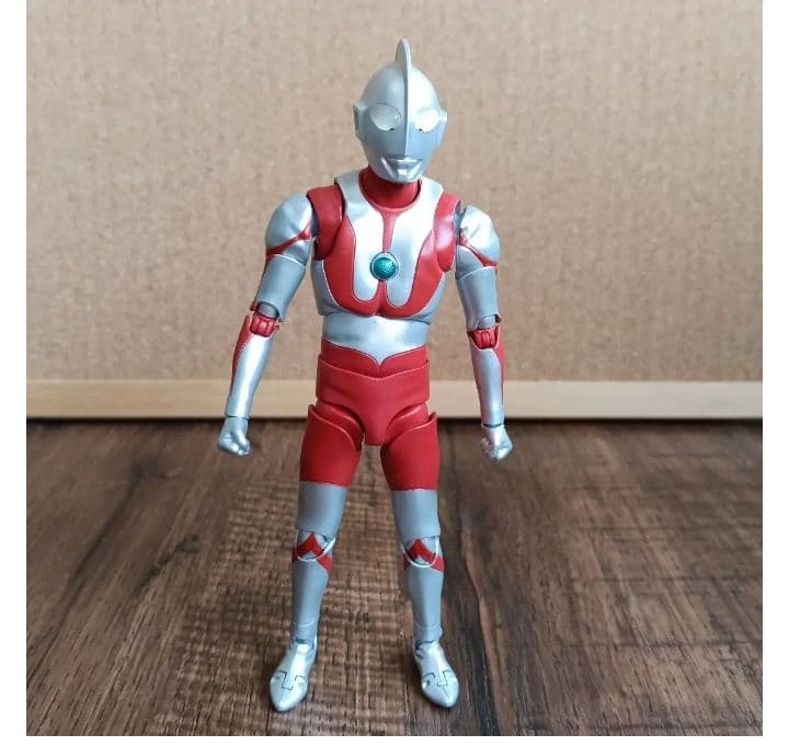 極美品 真骨彫製法 ウルトラマン【職人検品・微細な塗装ムラあり】