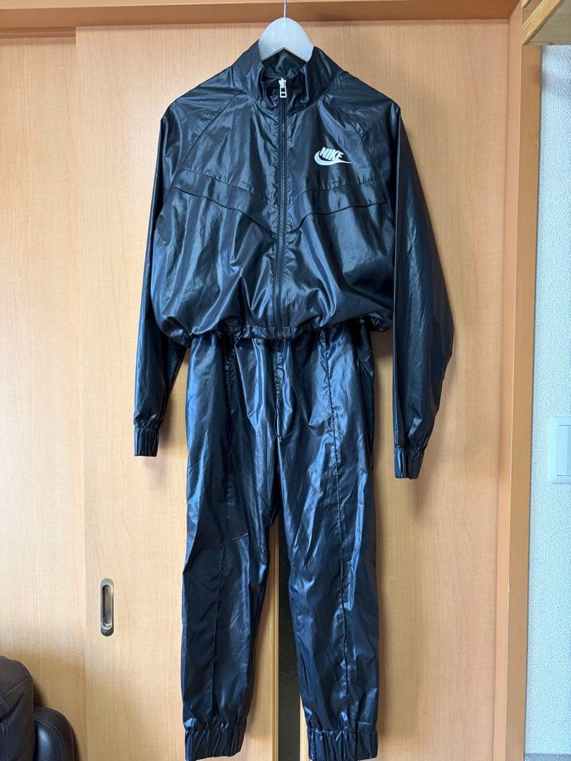 ナイキ　スウッシュ　ジャージ　ナイロン　セットアップ