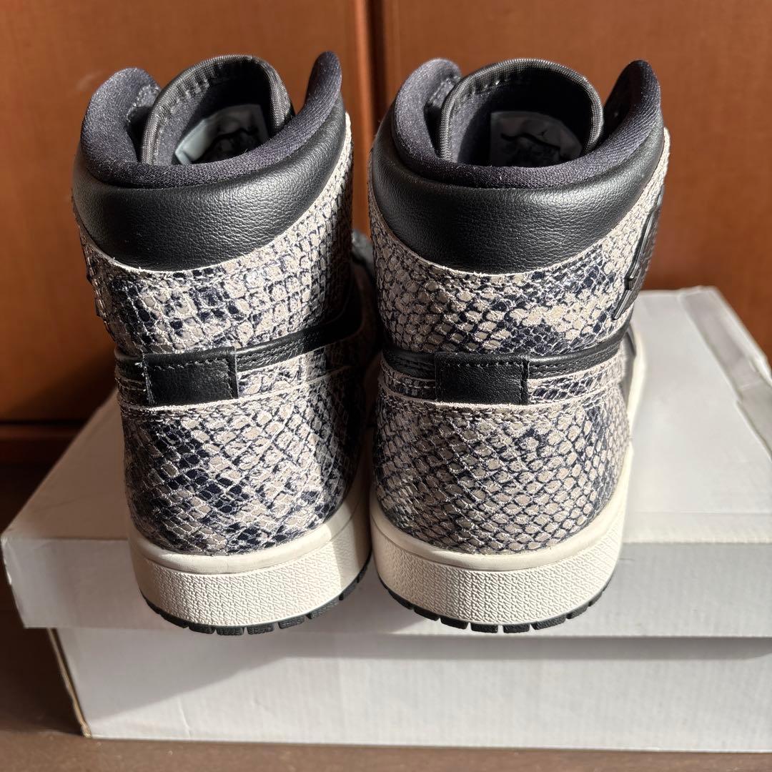 《激レア　新品未使用》NIKE AIR JORDAN 1 RET HI PREM
