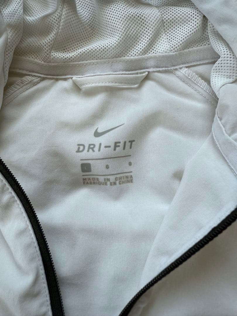 Nike ホワイトウィンドブレーカー美品レディースL