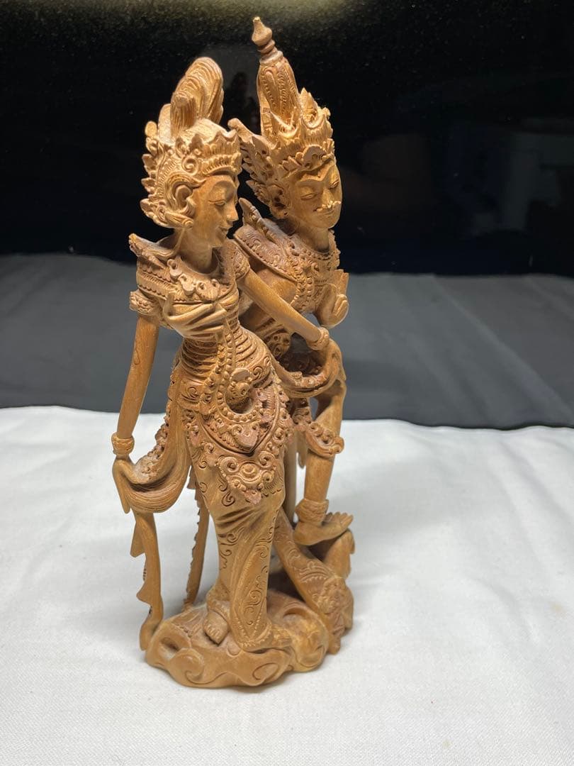 仏像。木雕。白檀。平成時代。美品。舊家蔵出し。