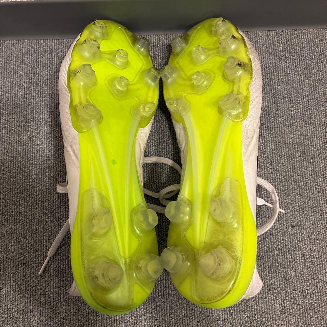 adidas サッカーシューズ ホワイト/ブラック/イエロー