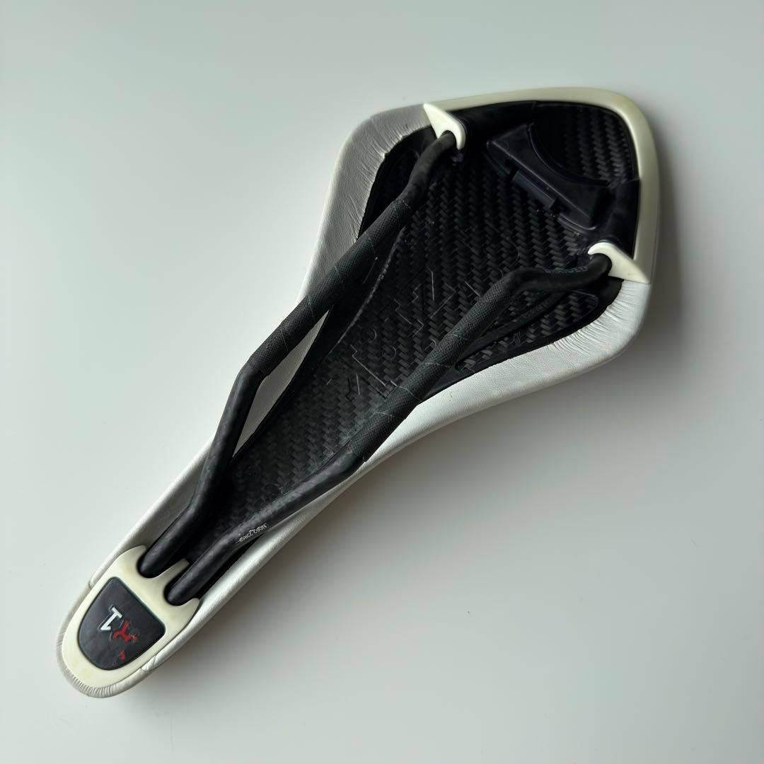 フィジーク Fizik アリオネ Arione R1 サドル カーボンレール