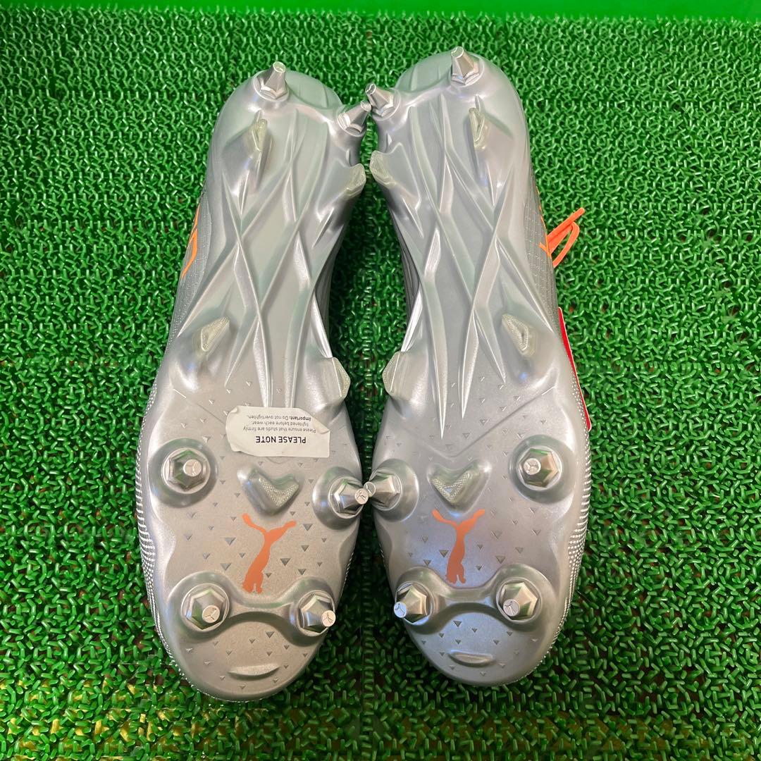 プーマ サッカースパイク ウルトラ 1.4 MXSG(シルバー×オレンジ)