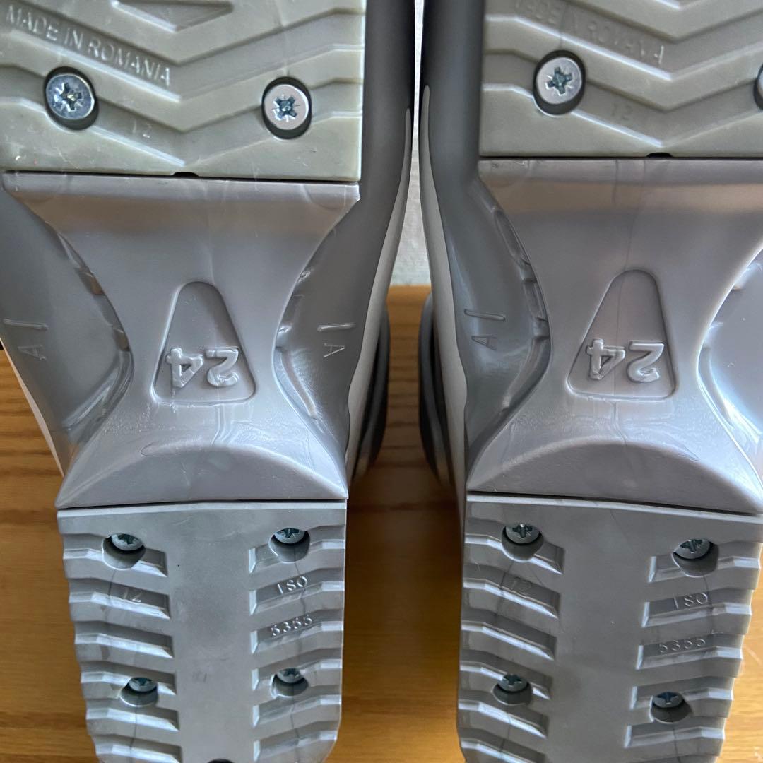 Salomon スキーブーツ 24.5 グレー　未使用品