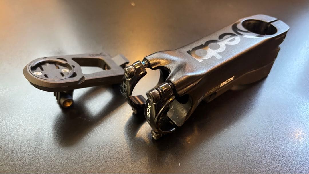 DEDA SUPERBOX サイコンマウント付き