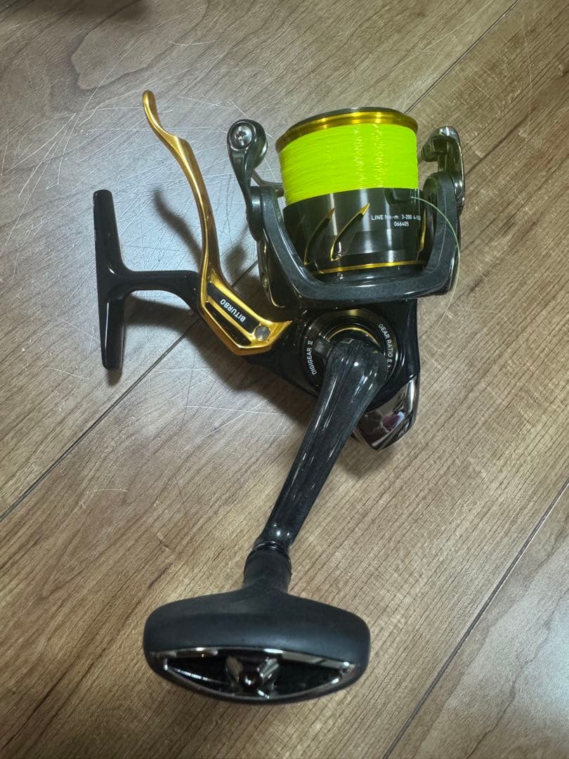 Daiwa 19LAXUS 3000H-LBD リール