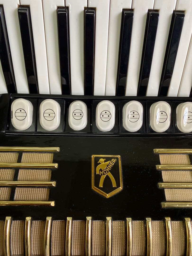 Hohner Verdi II アコーディオン マスターパーンSW付木材ブロック
