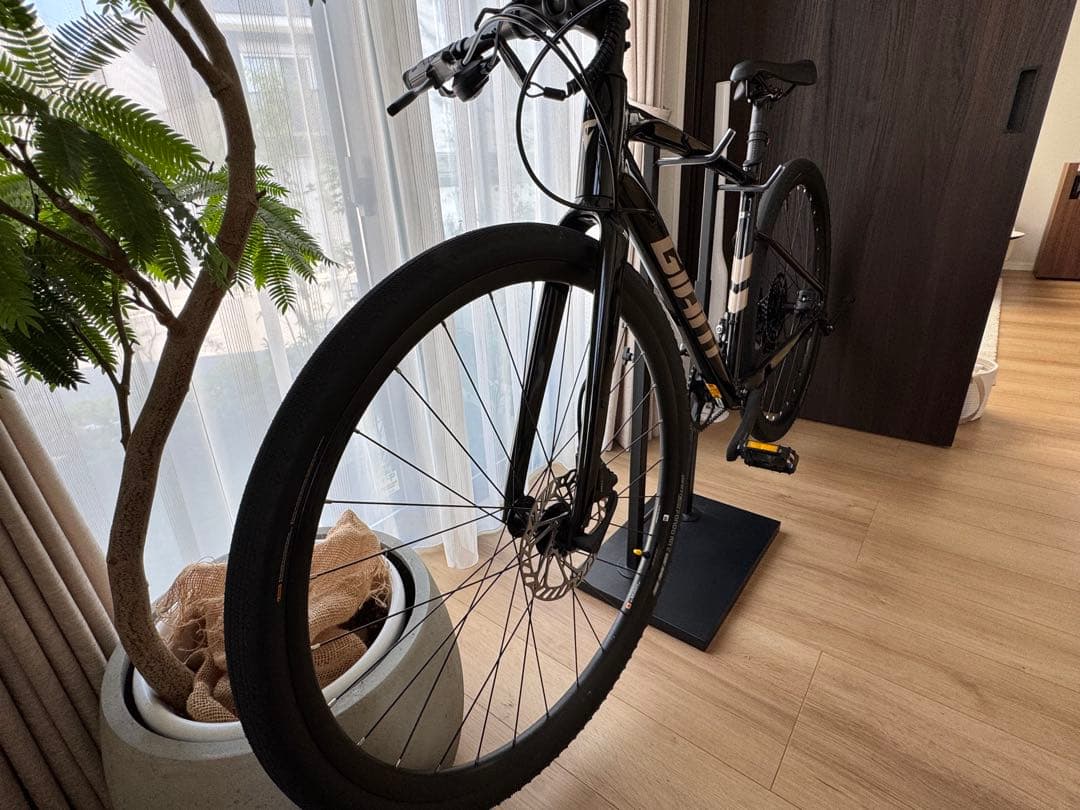 【使用100kmのみ】GIANT FASTROAD AR 2（2024年モデル）