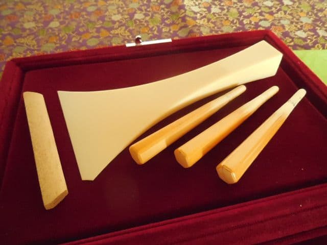 高級 三味線 三弦 三絃 バチ 撥 糸巻き 地唄 長唄 津軽 天然素材 ケース