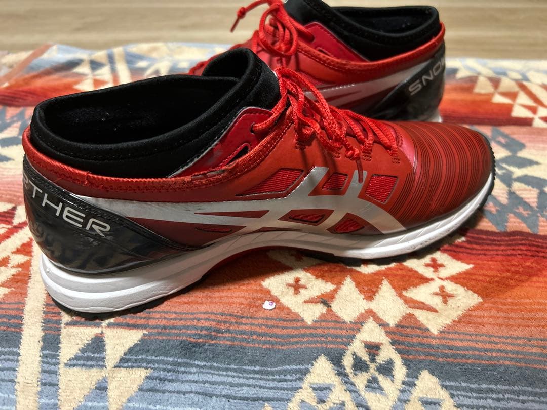 asics アシックス　スノーターサー　28.0