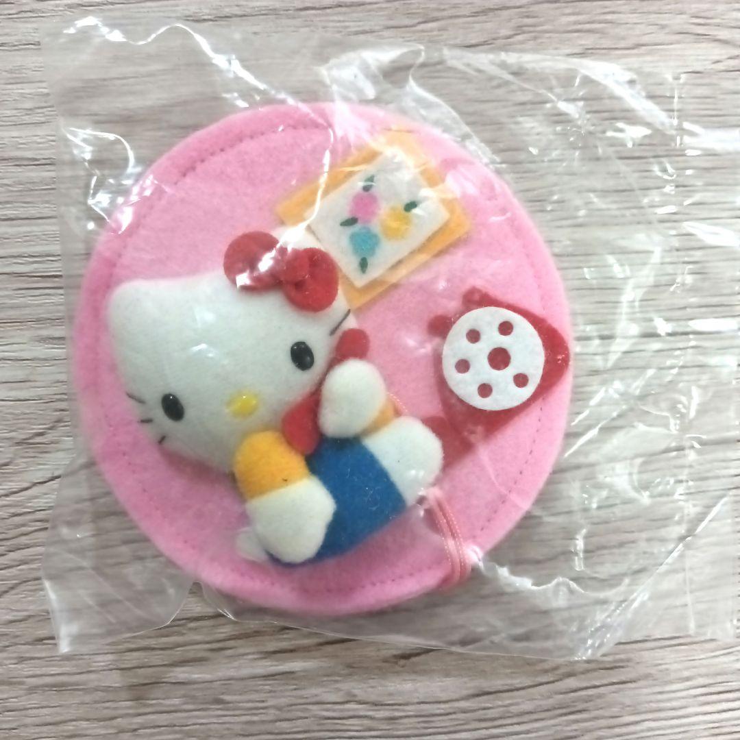 ⭐値下げ⭐サンリオ　ハローキティ 　フェルト製バッジ　希少　2001年⚠️必読