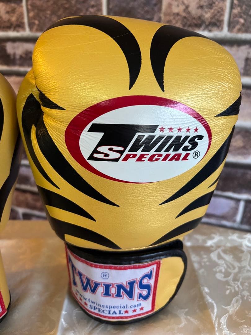 TWINS SPECIAL ボクシンググローブ 10oz T金×黒 &バンテージ