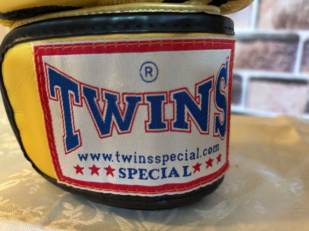 TWINS SPECIAL ボクシンググローブ 10oz T金×黒 &バンテージ