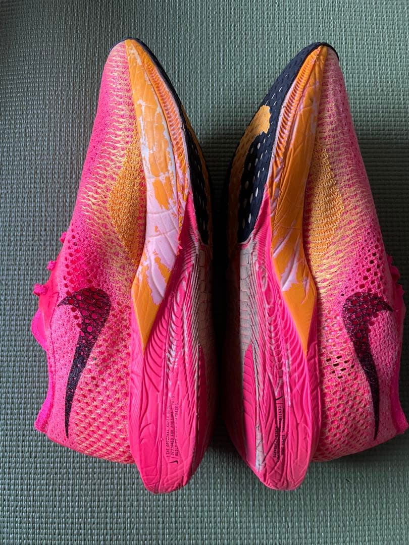 【美品】NIKE ヴェイパーフライ 3 ピンク 25.5cm