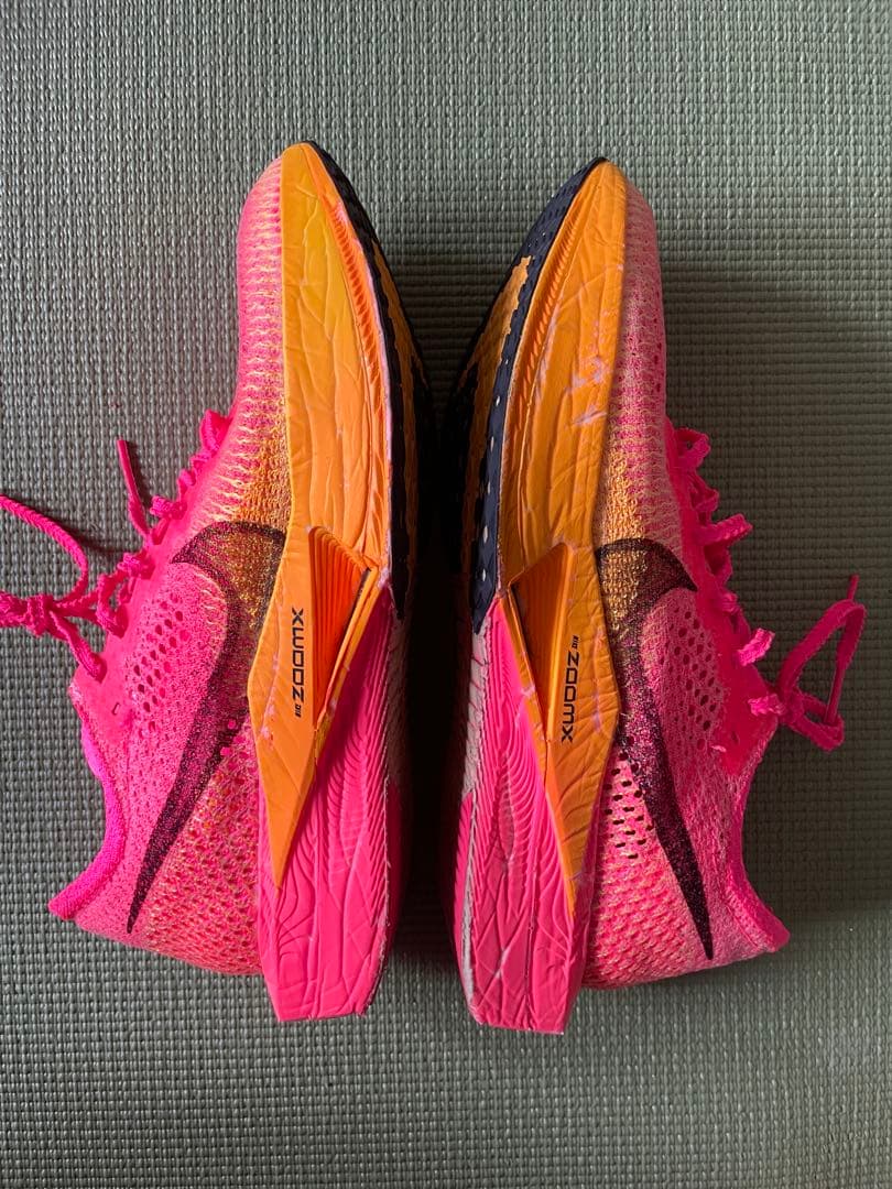 【美品】NIKE ヴェイパーフライ 3 ピンク 25.5cm