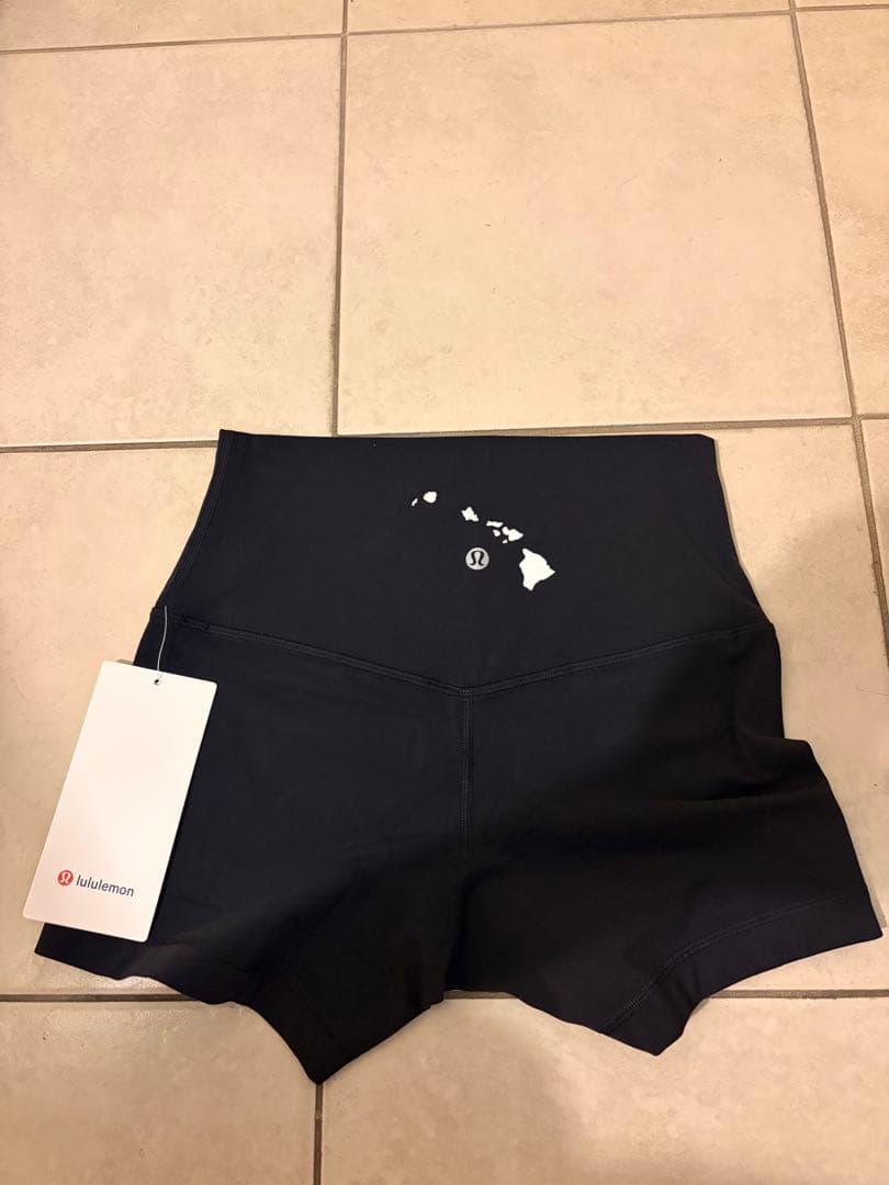 ルルレモン　Aligh Line HR Shorts4