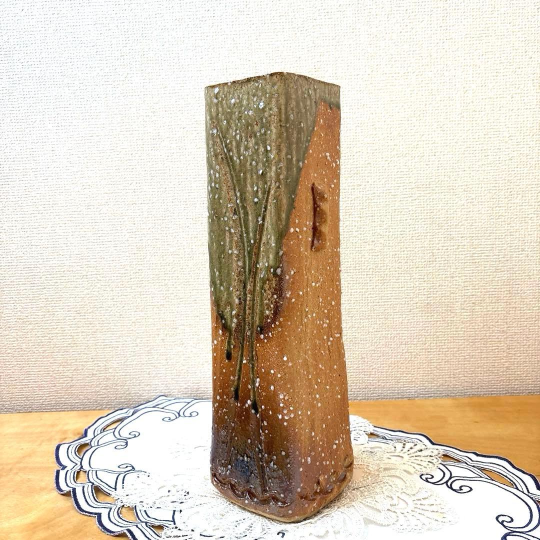 【木箱付き・未使用に近い】信楽焼 兼山造 高さ36cm 角型花瓶　高級感　逸品