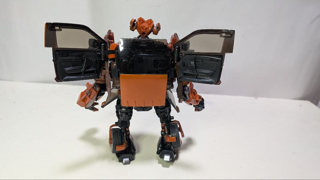 UNIQUE TOYS DUMBER トランスフォーマー マッドフラップ似