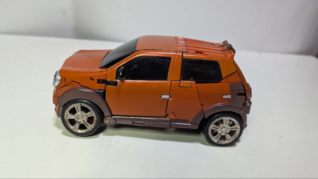 UNIQUE TOYS DUMBER トランスフォーマー マッドフラップ似