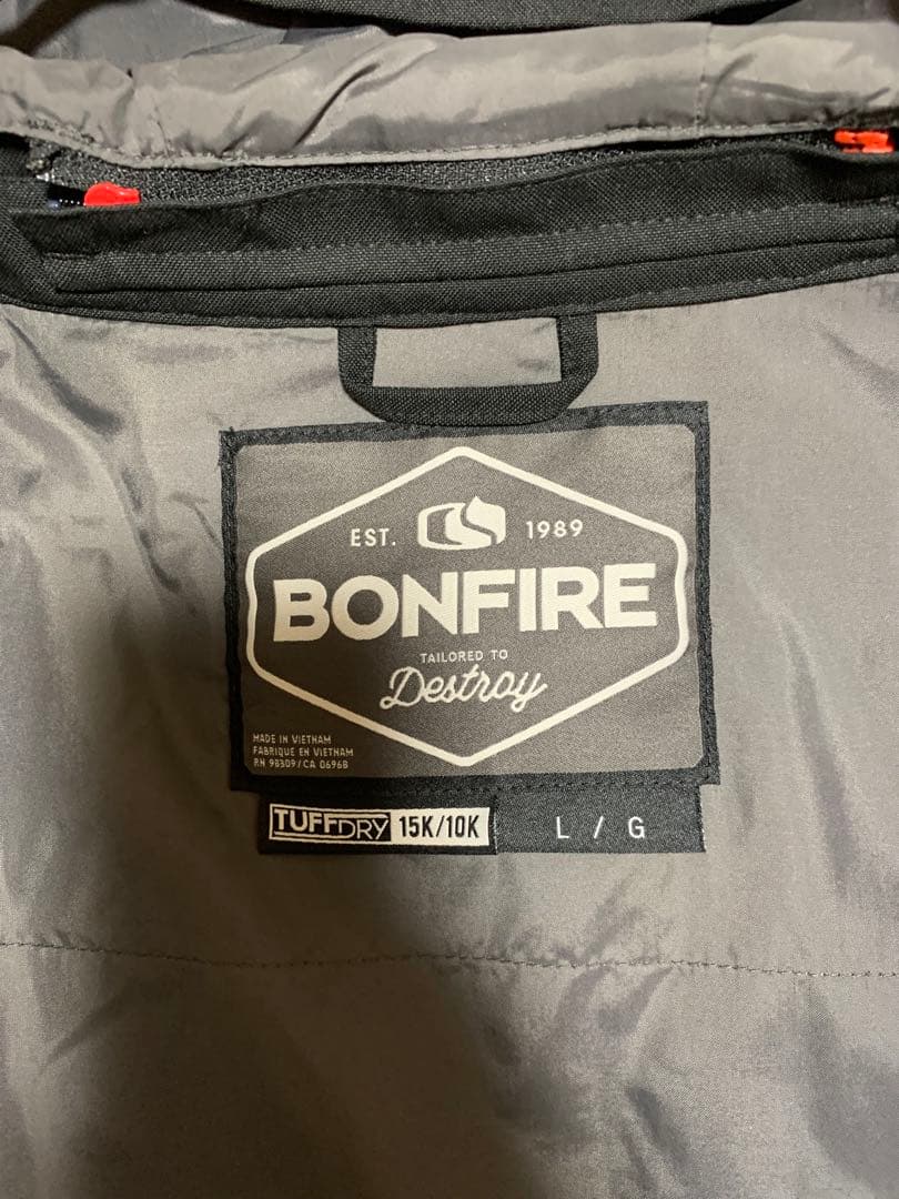 最終値下げ　BONFIRE スノーボードジャケット Lサイズ