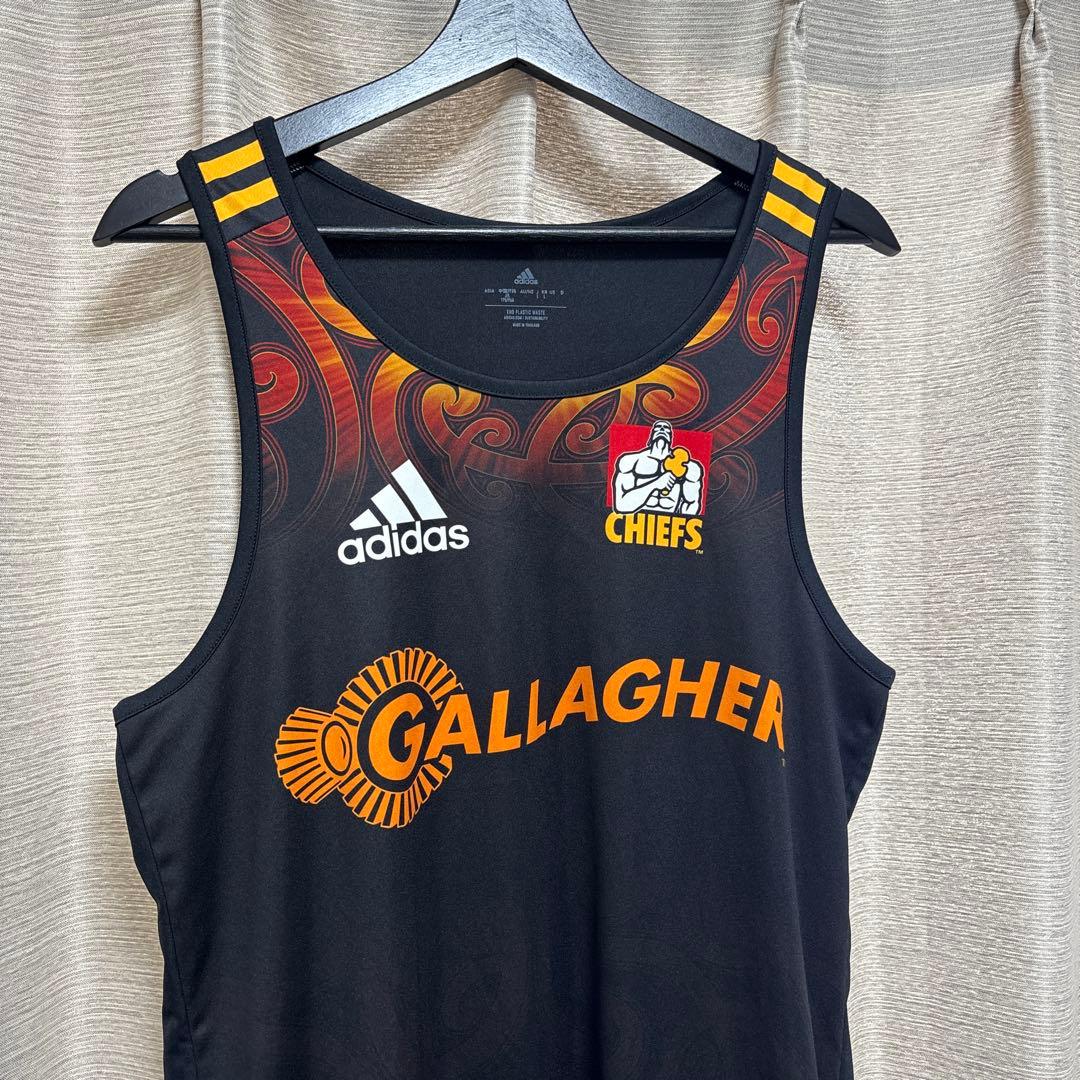 人気★adidas★ラグビー　タンクトップ　ノースリーブ　サイズL