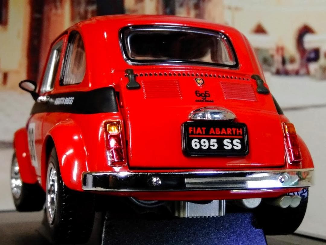 1/18 ロードシグネチャー 1963 フィアット アバルト 695SS