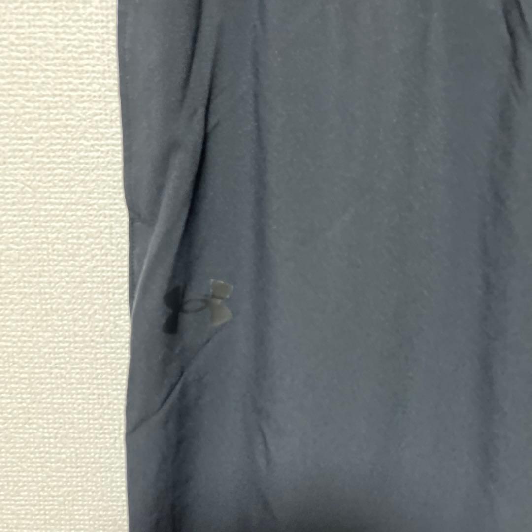 【新品未使用】タグ付きアンダーアーマー　薄手ナイロン上下セット
