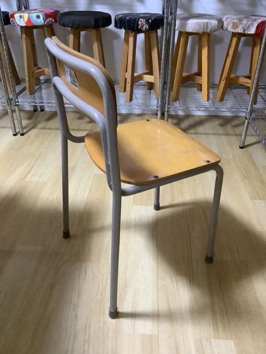 懐かしい小学校で使われてた椅子　10脚