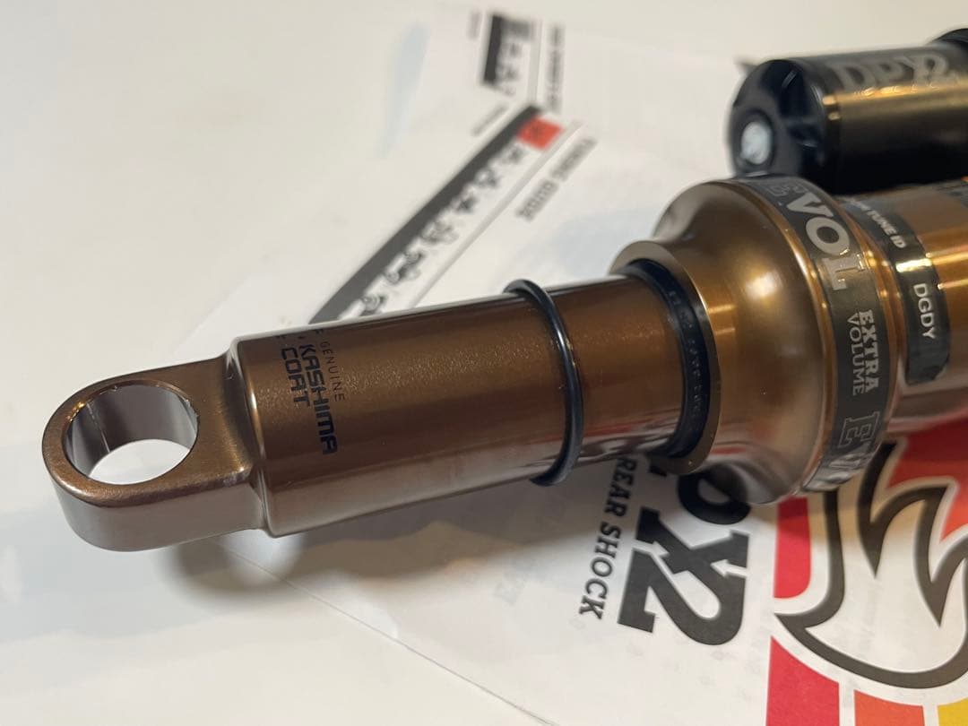 2018 FOX DPX2 リアサスペンション　195×50