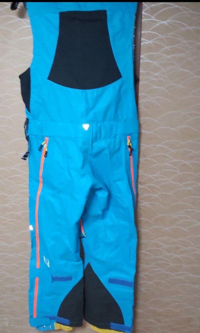 新品タグ付き
フェニックス ビブパンツ