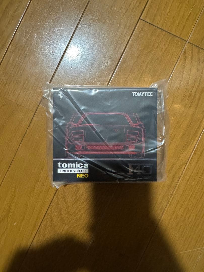 E*e様 -*様 トミカリミテッドヴィンテージ ネオ LV-N フェラーリ F4