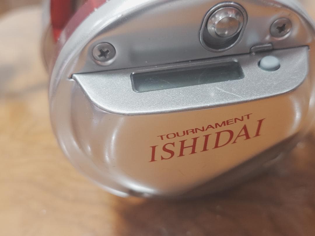 DAIWA ISHIDAI ベイトリール シルバー/レッド