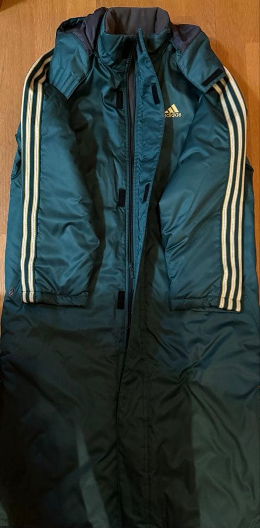 【新品未使用】adidas フード付きロングベンチコート グリーン