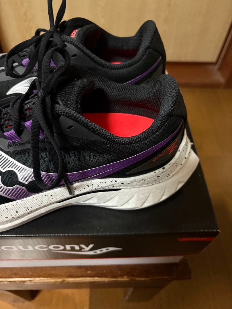 Saucony サッカニー エンドルフィンスピード４　25.5cm 2E