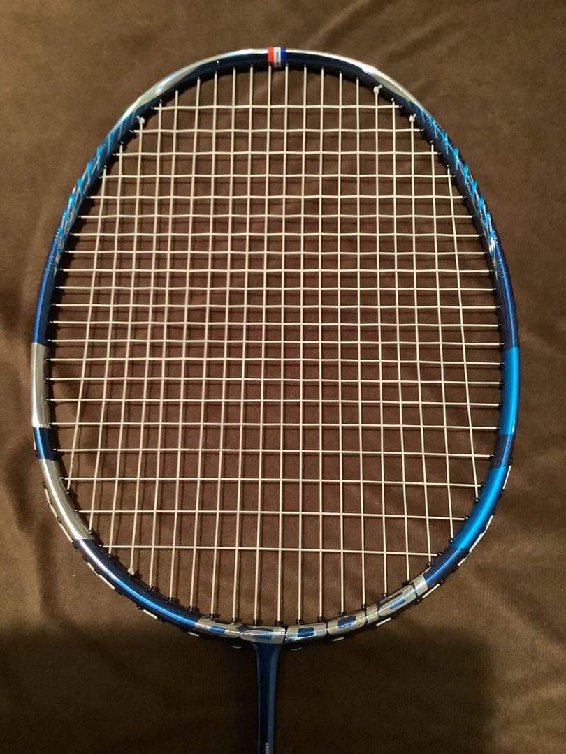 ほぼ新品！バボラ サテライトオリジン 4UG5 ガット付