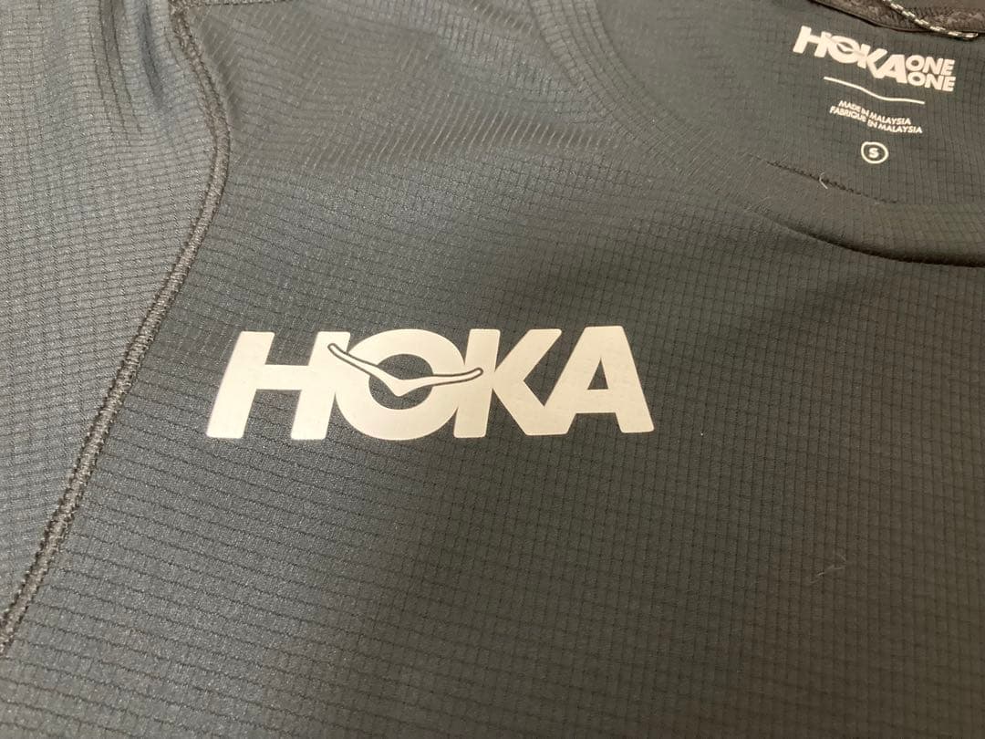 ホカオネオネ ランニング 半袖 Tシャツ Sサイズ ブラック 新品未使用