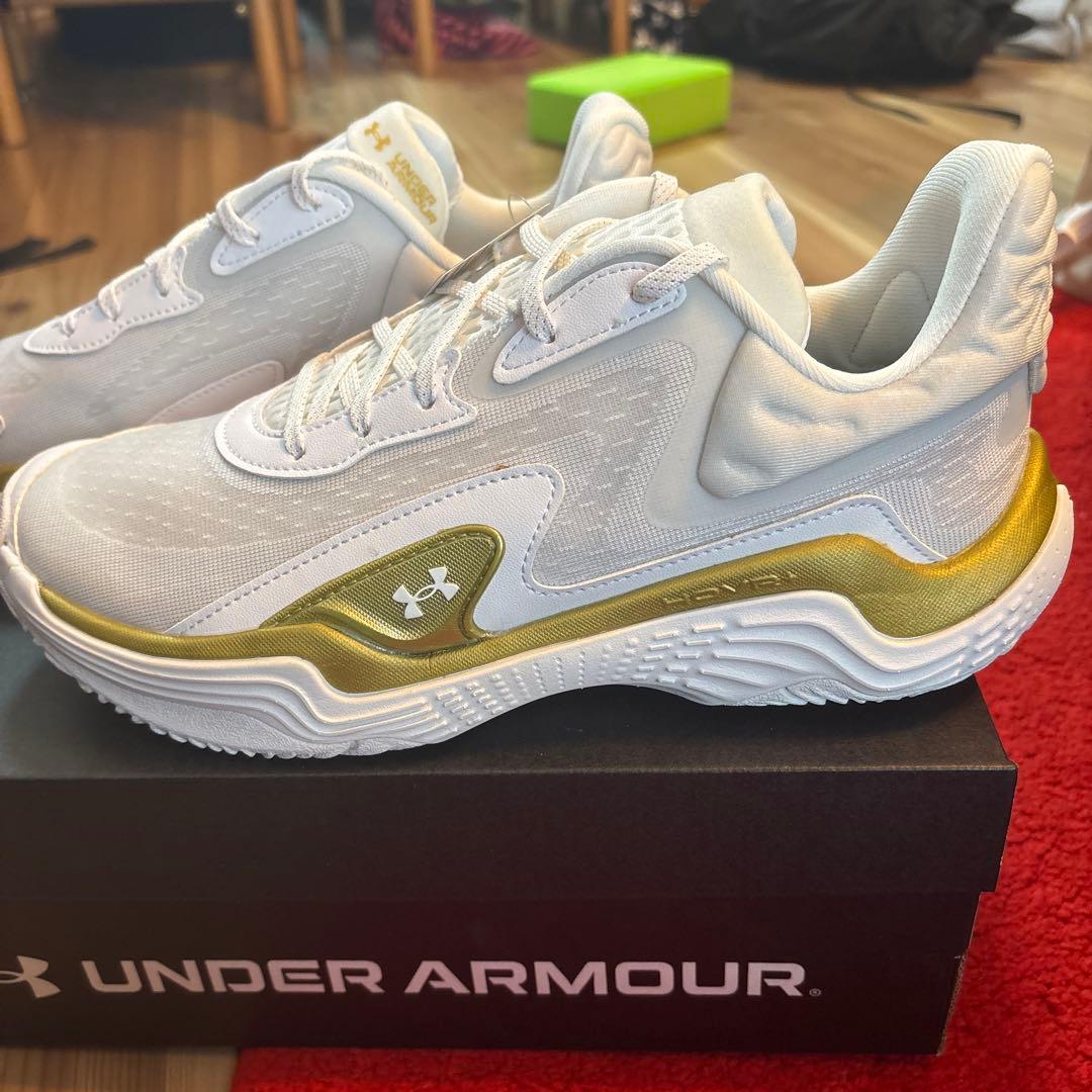 【新品未使用】UNDER ARMOUR SPAWN7 バッシュ