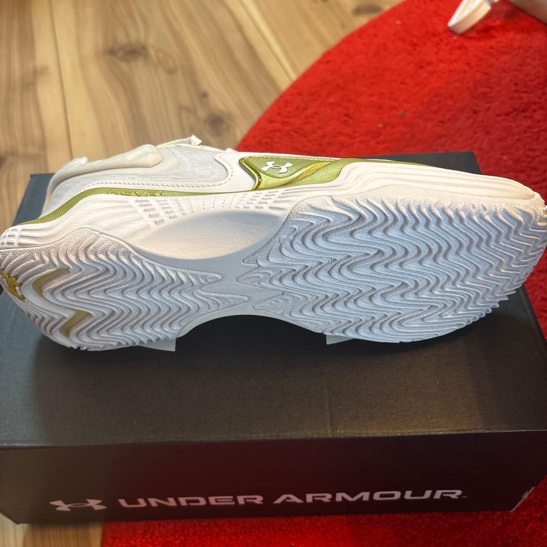 【新品未使用】UNDER ARMOUR SPAWN7 バッシュ