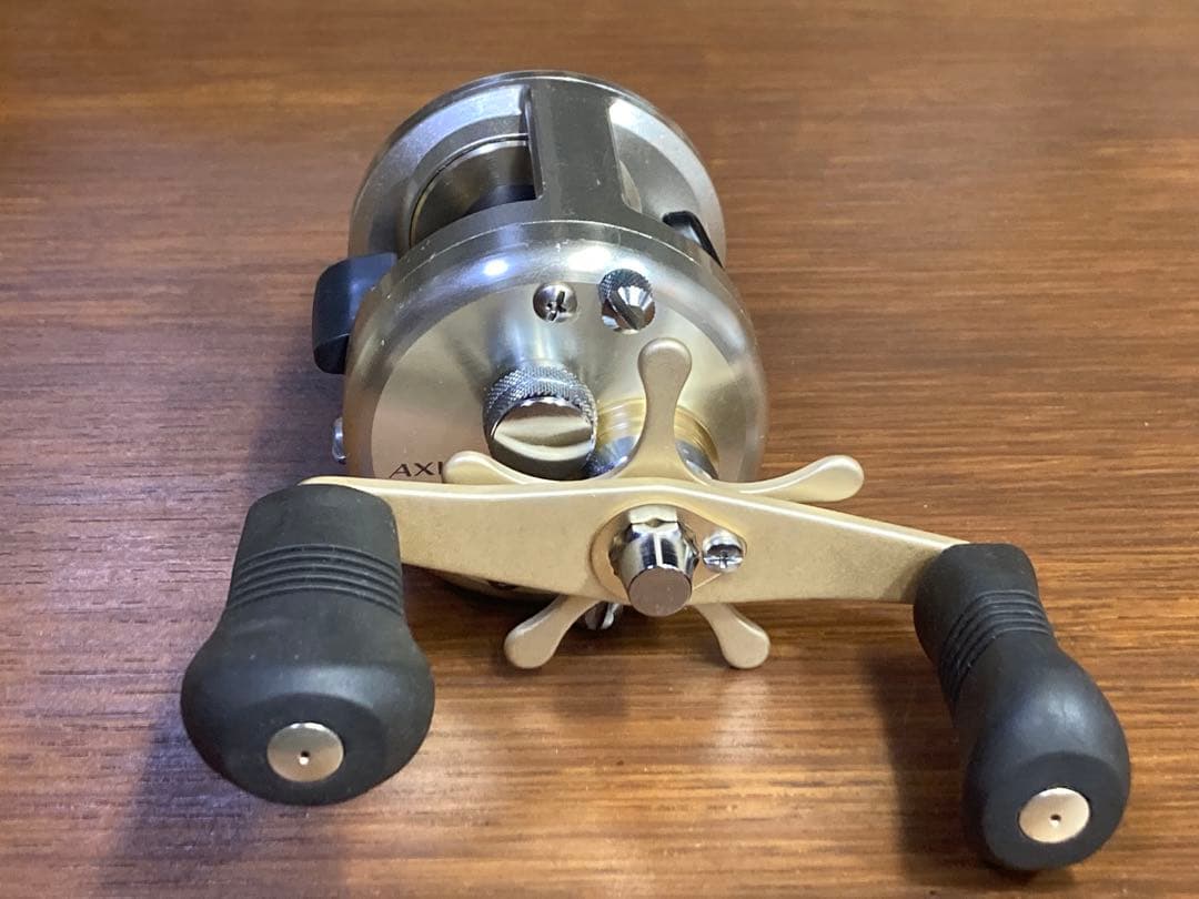 リール SHIMANO AXIS 100