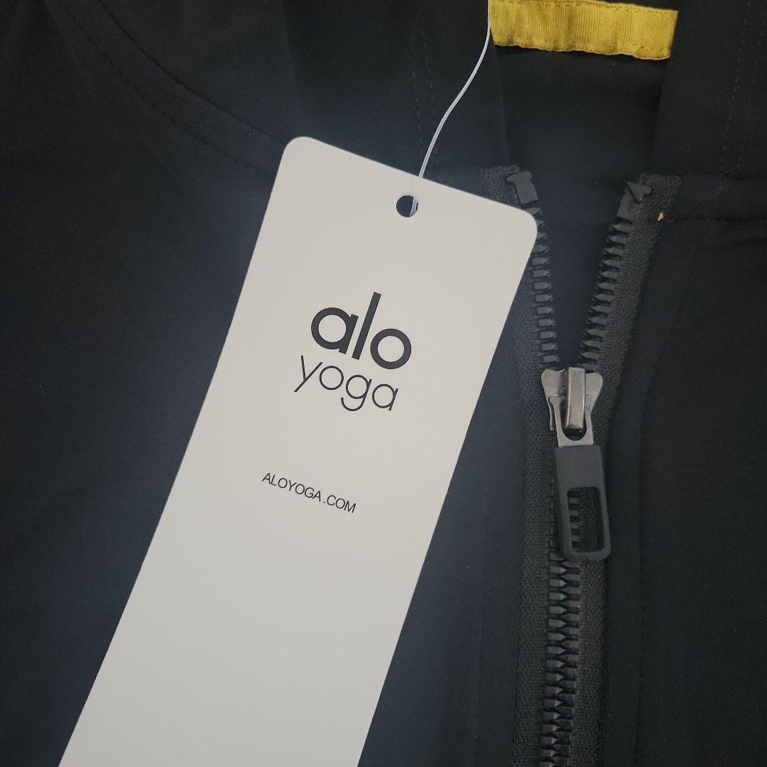 x036【alo yoga】フード付きクロップドジャケット