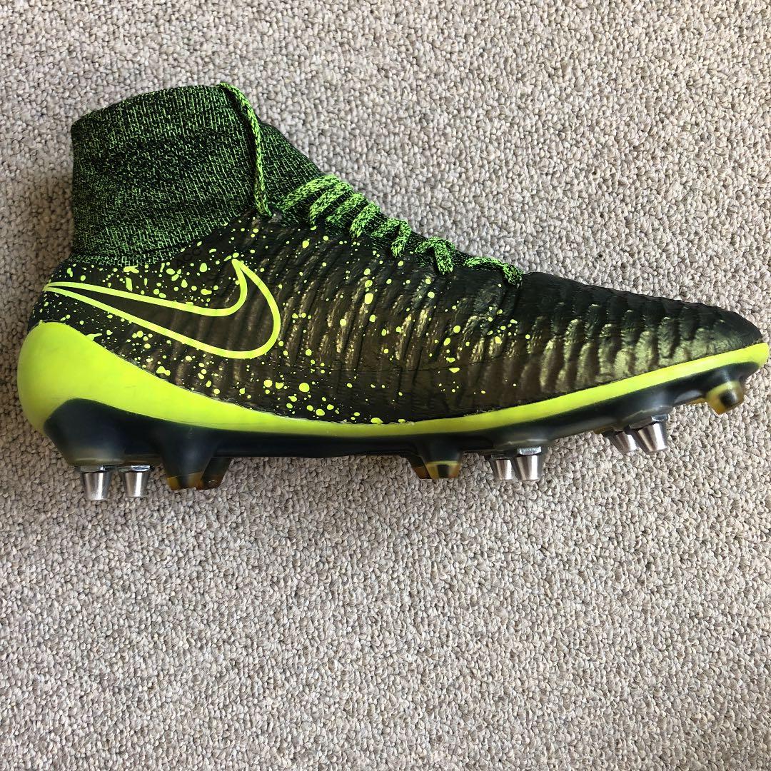 NIKE MAGISTA OPUS SG ナイキマジスタオーパスSG