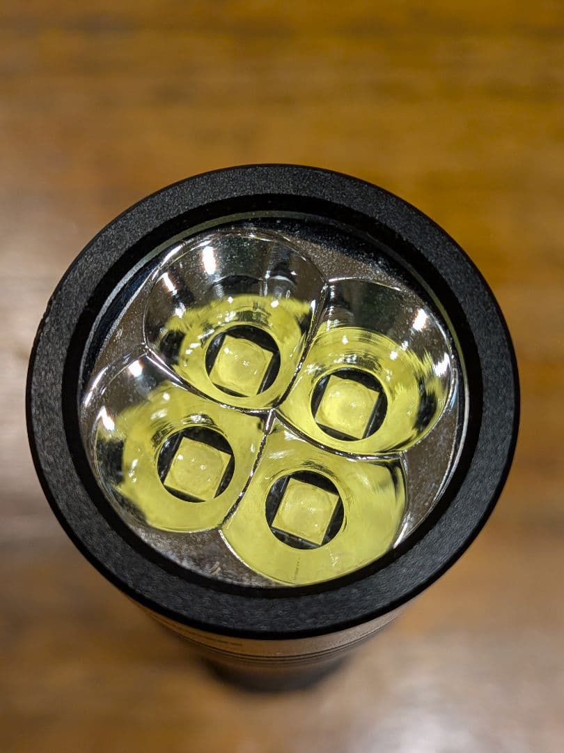 NITECORE E4K 最大4400ルーメン フラッシュライト ナイトコア