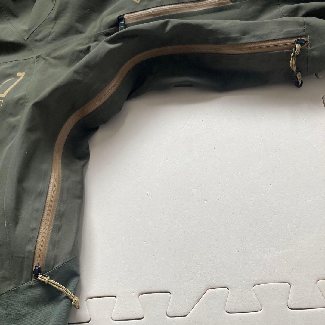 Burton [ak]　GORE-TEX　CYCLIC JK　カーキ　XS